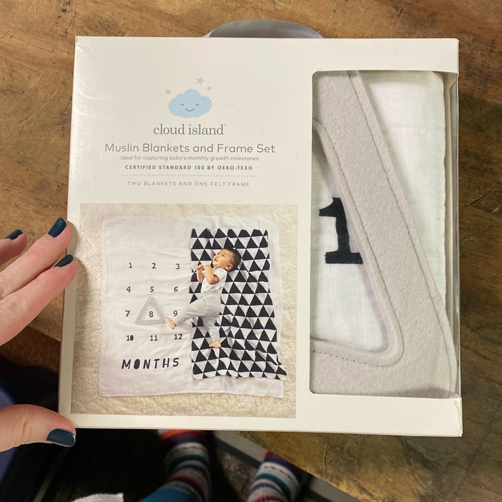 Cloud Island Muslim Blankets and Frame Milestone Set